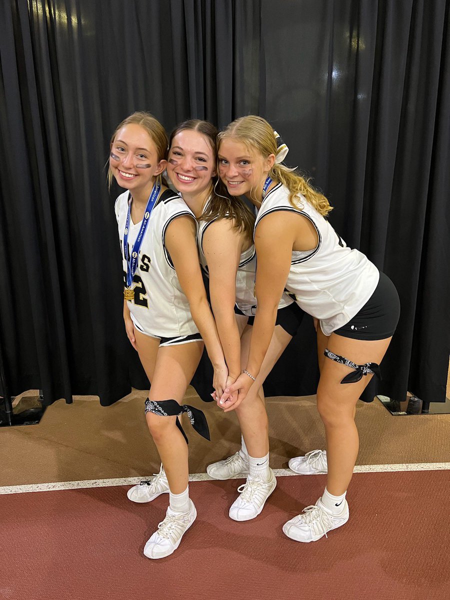 LHS Cheerleaders tweet media