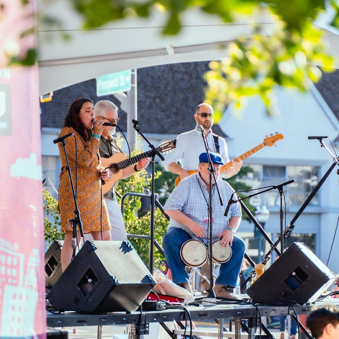 Who's excited for this week's Downtown Sounds?!? Up next : 
July 20: Outer Orbit
July 27: LowDown Brass Band
August 3: Miles Harris &amp; The Deep Cuts
📸 Trevor Andrews 
🎶 bit.ly/3aAUKBr
#BellinghamExperience #VisitBellingham