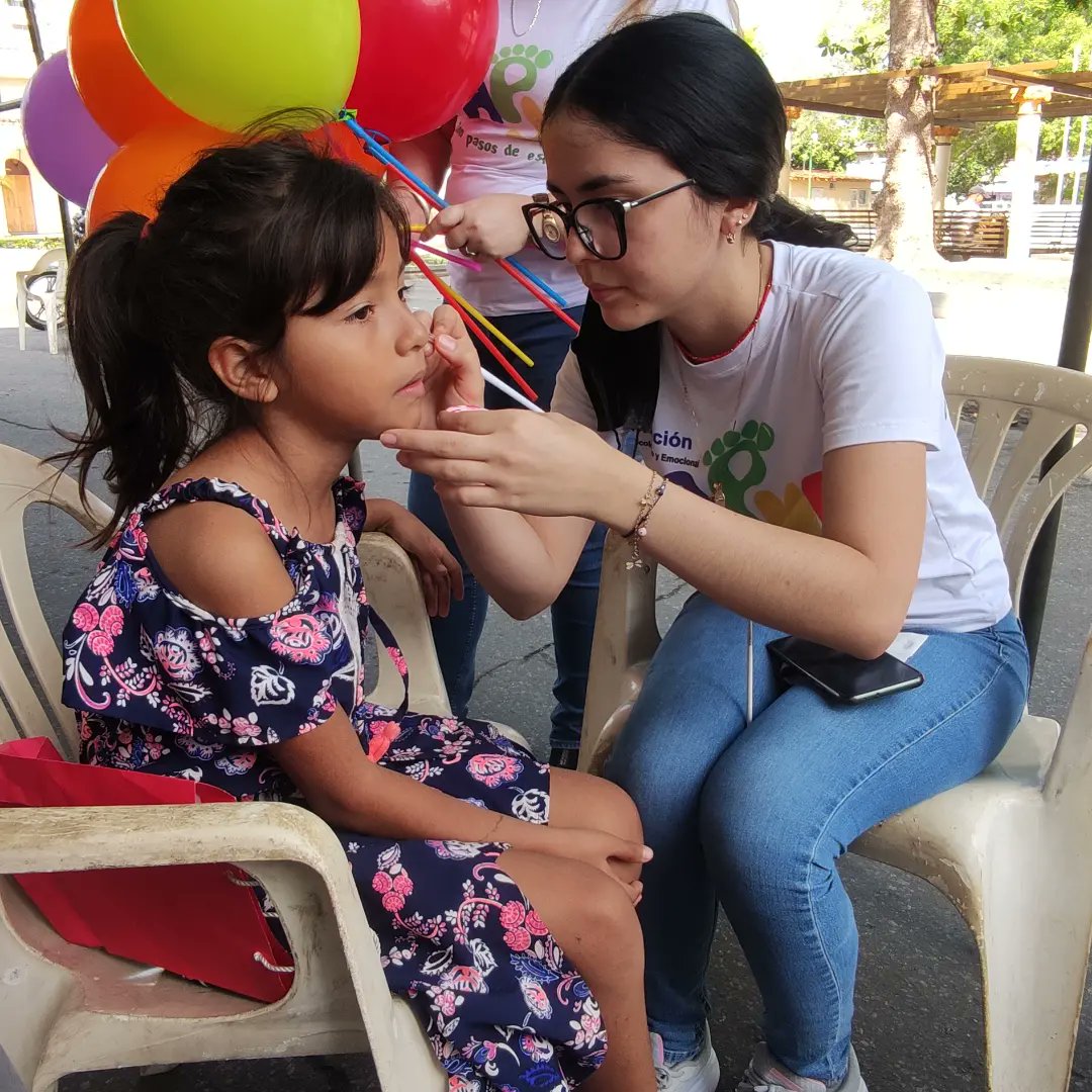 ApyeFundacion's tweet photo. Disfrutamos de una mañana de muchísima diversión con globos de colores🎈, dónde disfrutaron de juegos recreativos🎉 Pinta Caritas 🎨🖌️ https://t.co/jIt4v9souM