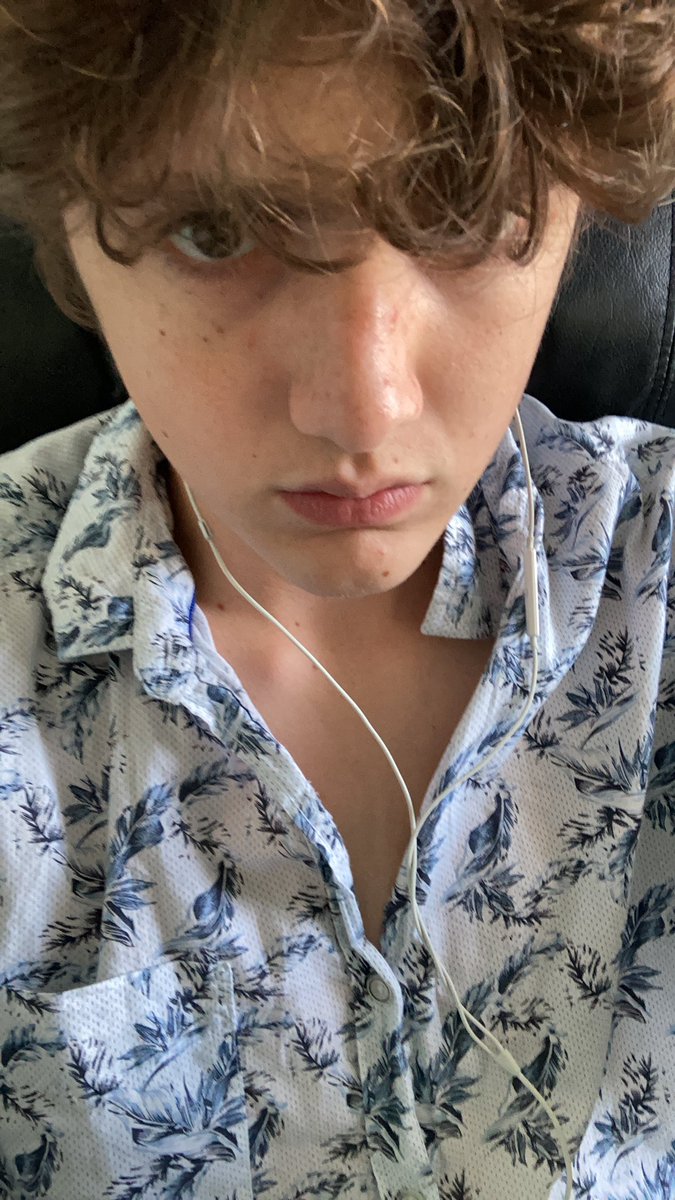 BLORTUS_'s tweet image. Let me back in before i get angry #samspace