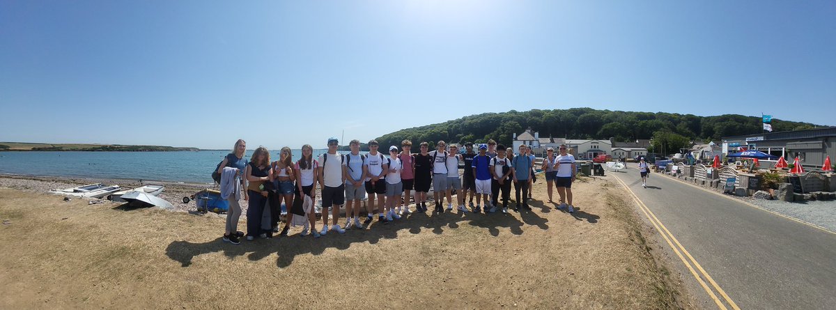 AGSPrincipal's tweet photo. Year 12 have arrived safely in Pembrokeshire for their Biology field trip! We wish them a productive week - even if a warm one! https://t.co/JP1Ru27G9N