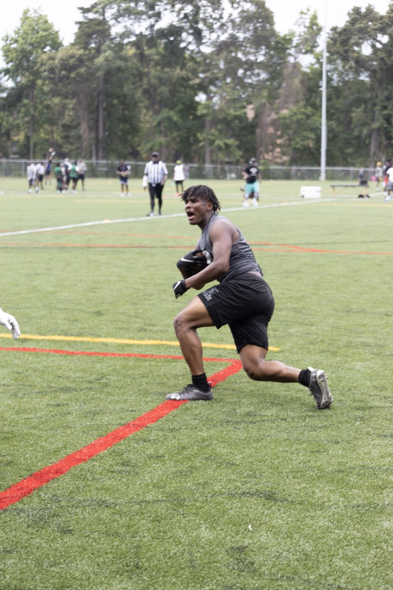 AthleteImagine's tweet photo. #chipCHASERS π #BEARLEGACY x #theeIAAway #7on7 #exposure https://t.co/BXOVrLcDqJ