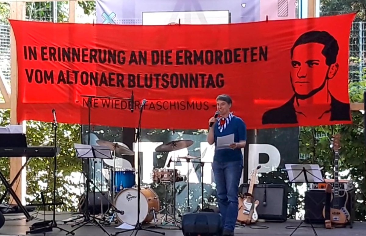 AfaNord's tweet photo. 17.7.22: 90. Jahre "Altonaer #Blutsonntag 1932"
Am 17.7.1932 tötete die #Polizei in #Hamburg Altona willkürlich 16 Menschen nach einem Nazi-Aufmarsch.
Die Antifaschisten Bruno #Tesch, Walter Möller, August Lütgens und Karl Wolff wurden dafür am 1.8.1933 hingerichtet.
#Antifa https://t.co/GwN7K9Ja4A