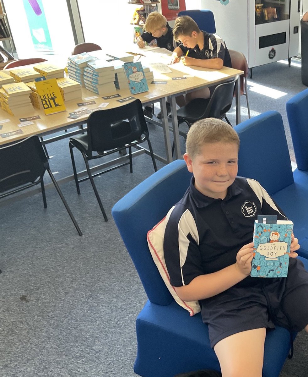SWS_School's tweet photo. 📚This week we are gifting every student in our school community a book to enjoy reading over the summer break. Enjoy! ☀️ #TeamEnglish #BigSummerRead #KidsWhoReadSucceed https://t.co/l8MZRSAZ4Q