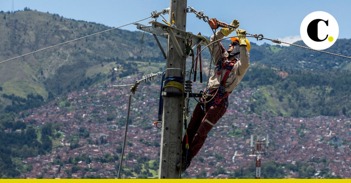elcolombiano's tweet photo. EPM se rajó con la luz y el agua: la Superservicios advirtió que hay un fuerte deterioro en la prestación de estos servicios en el Valle de Aburrá. 🧵 Abrimos hilo para hablar de un tema que preocupa a la ciudad 👇 https://t.co/V9lqSK37KF