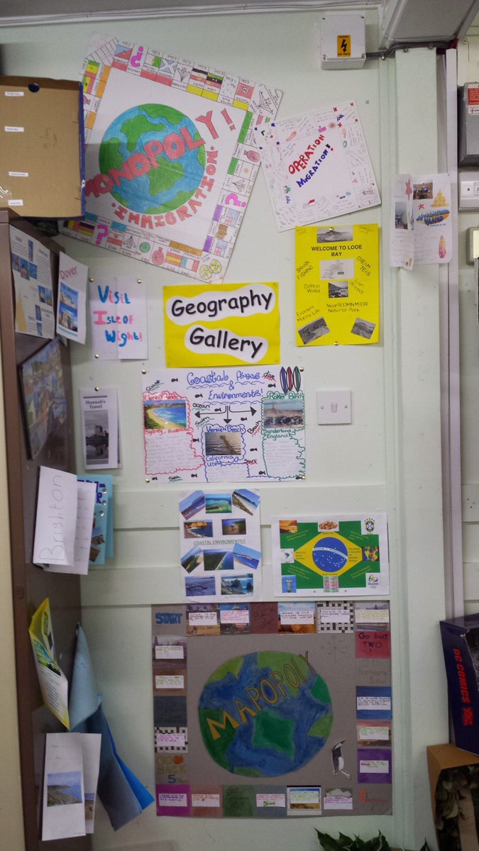 MrsHumanities's tweet photo. Found some photos of my first classroom back in 2012.
It was a portacabin, which meant it was freezing in winter and boiling in summer.
Everything was stapled directly onto the walls and the cupboard was full of the previous teachers stuff for over a year.
#firstclassroom https://t.co/89jWEFhevS