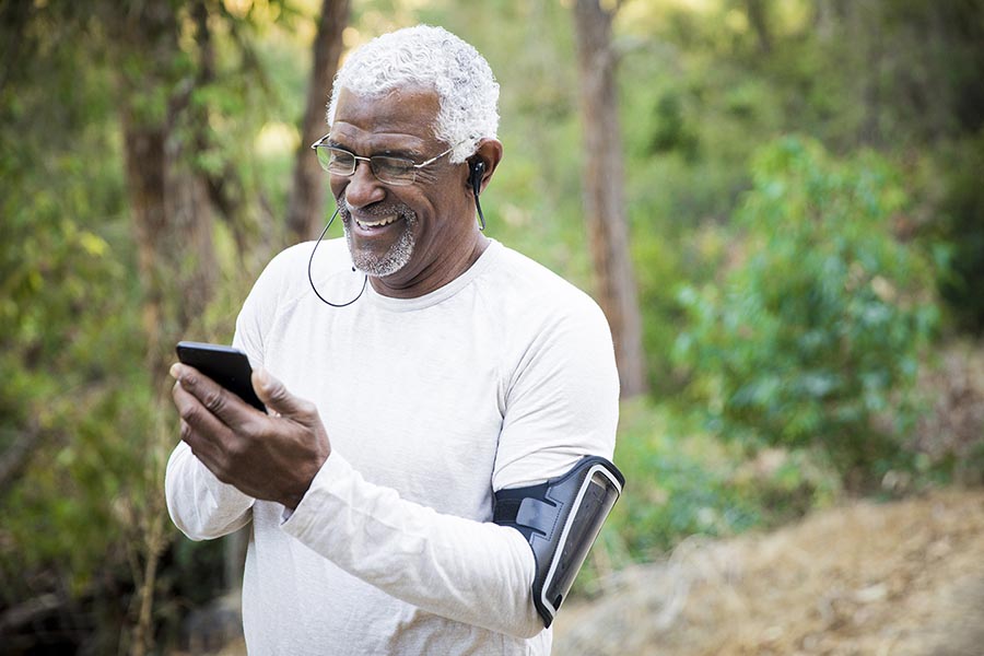 SmokefreeUs's tweet image. Out and about? This 24x7 text messaging smokefree resource can help while you're on the go: ms.spr.ly/6017b7Q9Z