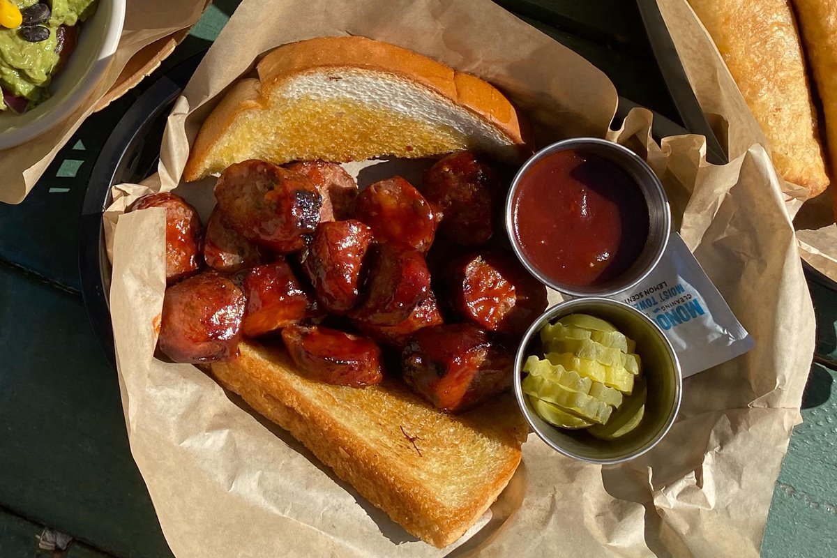 santafecattle's tweet photo. Looking for some darn good BBQ π€ ? Our Texas Sausage will hit the spot for ya'.
#YaHeard #SantaFeCattle #SantaFeCattleCo #WeLoveSantaFeCattle #Sausage #BBQ #Grilled #Southwest #Appetizers #EatLocal #LocalEats #BBQSausage https://t.co/i6GPI35Iqo