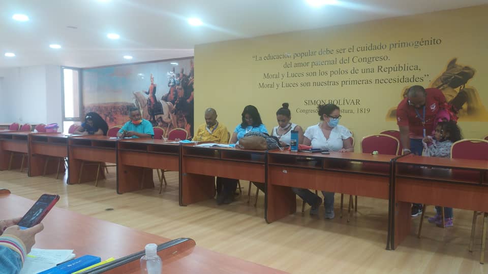 Reunión en el salón Simón Bolívar con @_NancyOrtuno_ <a href="/gtorodelara/">Gisela Toro Hernández</a> <a href="/CulturaDgc/">DGCCultura</a> <a href="/DGEFDMPPE/">Dirección General De Educación Física Y Deporte</a> <a href="/columbeia/">¥</a> y  demás organizadores del cierre pedagógico cultural del @MPPEDUCACION
