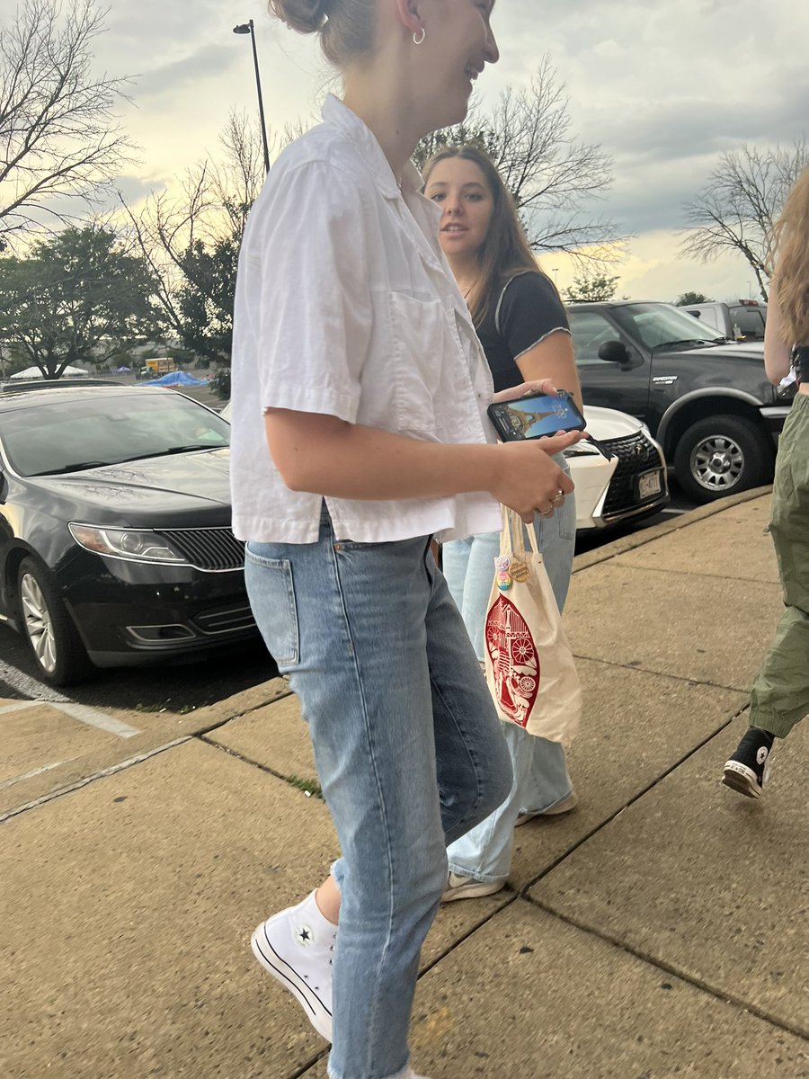 madelineusonis's tweet photo. #carlyaustin spotted outside k-pot in ne philly meeting fans &amp; enjoying korean bbq 
#locallegend https://t.co/BC5Jq9hqPR
