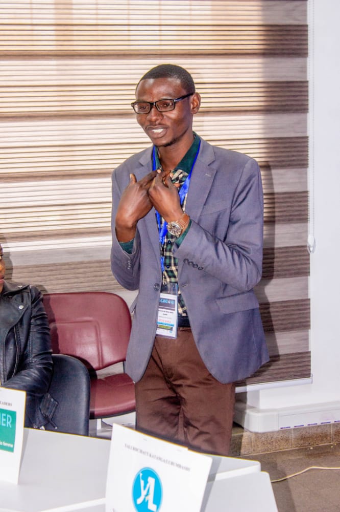RdcSadek's tweet photo. Durant deux jours ses femmes ont été outillés sur les principes de base de l'entrepreneuriat. Un moment riche en partage d'expériences a caractérisé cette formation. 2/3 https://t.co/8wallPXf5T