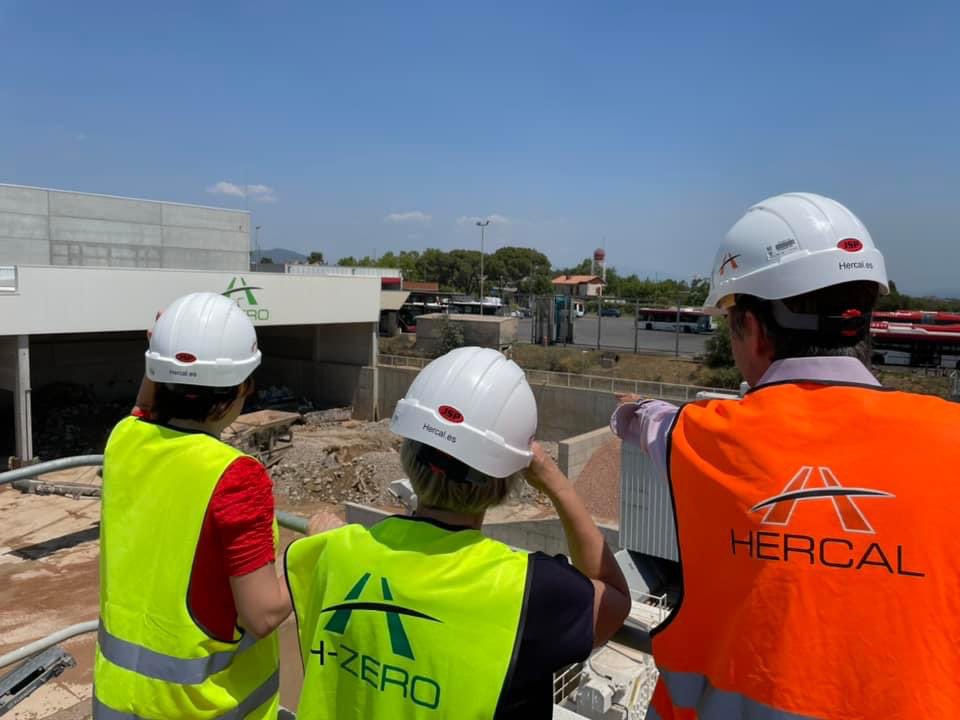 EvaCandelaLopez's tweet photo. ➡️ Fa uns dies amb la @SilviaPaneque vaig visitar @HercalDiggersSL, una planta de reciclatge exemplar en economia circular única a tot l’Estat. Es dediquen als residus procedents de la construcció, excavació i demolició.
Gràcies per la fantàstica visita!
#Terrassa #HercalZero https://t.co/rmO0Pd5sYI