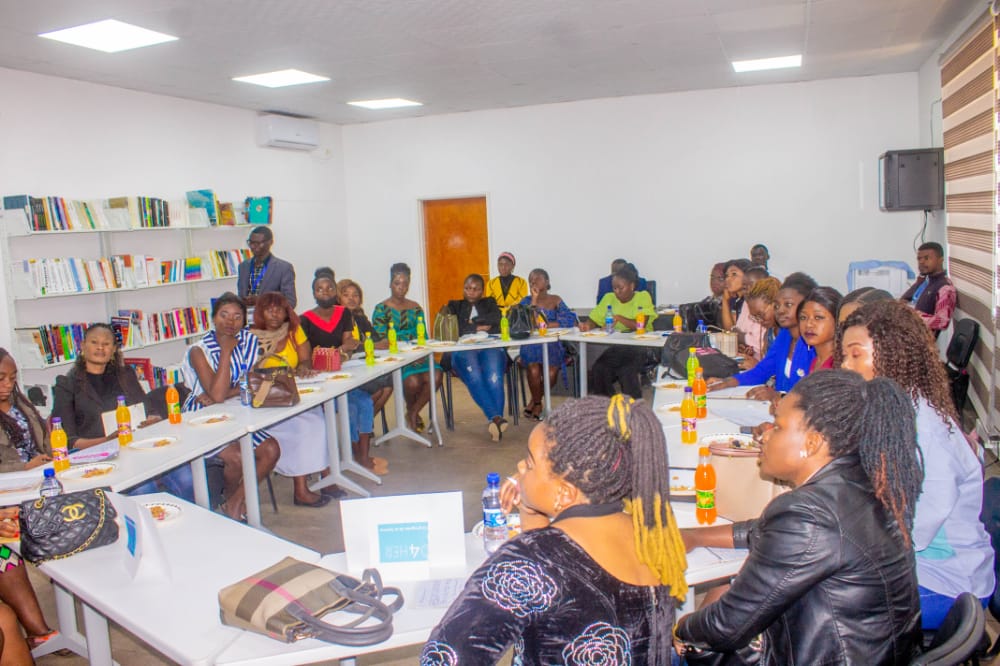 RdcSadek's tweet photo. Le Réseau de Femmes Entrepreneurs de la SADEK-GIE Haut Katanga a participé à une formation des femmes entrepreneurs organisé par le réseau YALI-RDC sous le thème Leadership féminin et Entrepreneuriat. 1/3 https://t.co/rQZIL7J82M