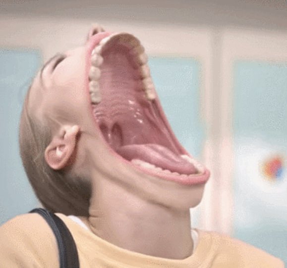 SarahEJarrett7's tweet photo. Davide’s mouth during that kiss 
#LoveIsland https://t.co/FHGMzR7Jgp