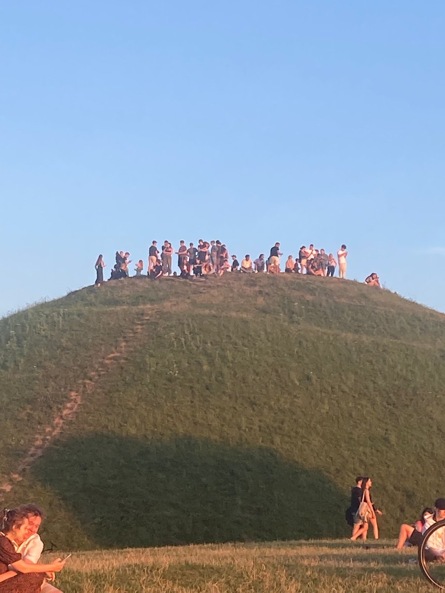 IGSphilosophy's tweet photo. This eve we climbed one of Krakow mounds for an amazing sunset over the city @Ilkleygrammar #teamigs #Krakow22 https://t.co/8j9v4aa9ih