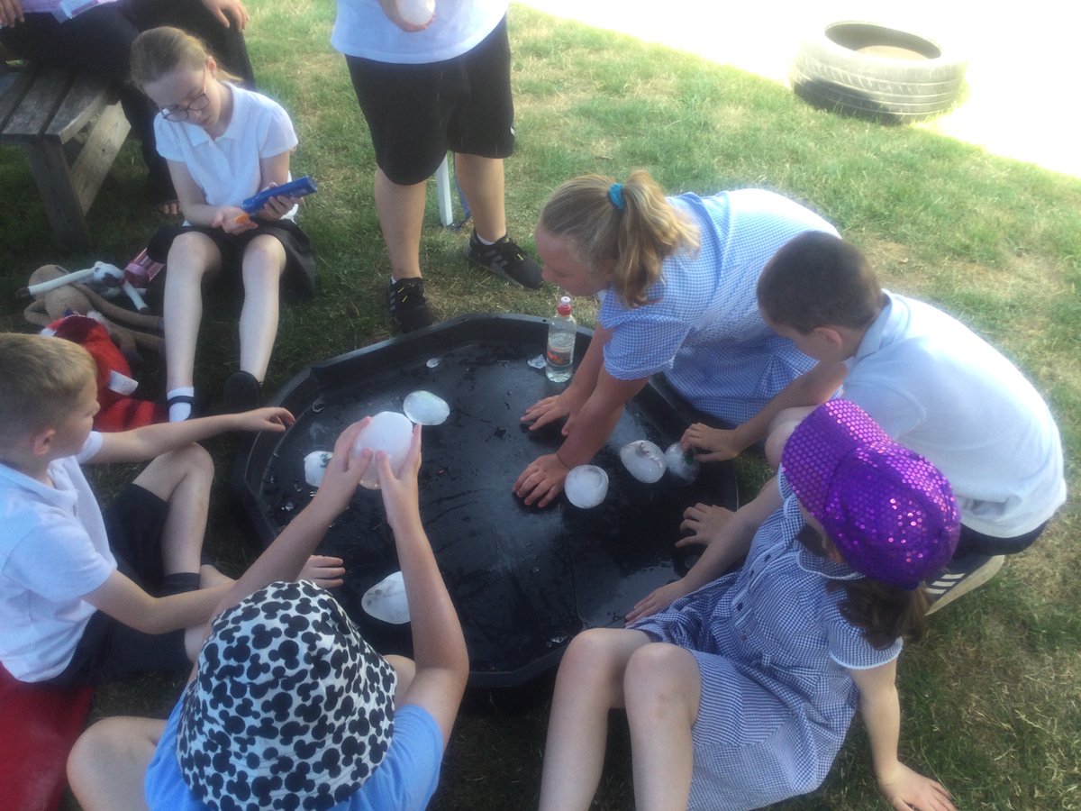 BPSHull's tweet photo. The Launch Pad have been staying cool with ice dinosaur eggs today #BPSteamwork #cooloff https://t.co/2ocEnc2KJJ