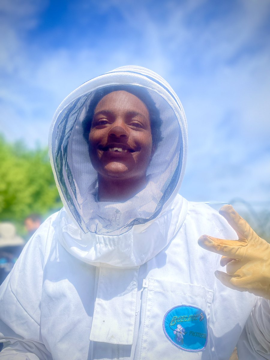 Our Comer Crops intern Spencer is geared up for honey harvest day.  Like those before him, he's becoming a certified beekeeper to help care for the half a million bees who work with us. Thanks to our friends at <a href="/TheHiveSupply/">The Hive: Chicago</a> for their guidance. #comercrops #neverstopgrowing