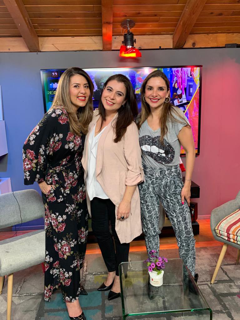 40atnb's tweet photo. Feliz cumpleaños 🎈 @irenegarciamx 
en este espacio te queremos mucho,
Lore y Elsa. https://t.co/sL2qXOZo7A