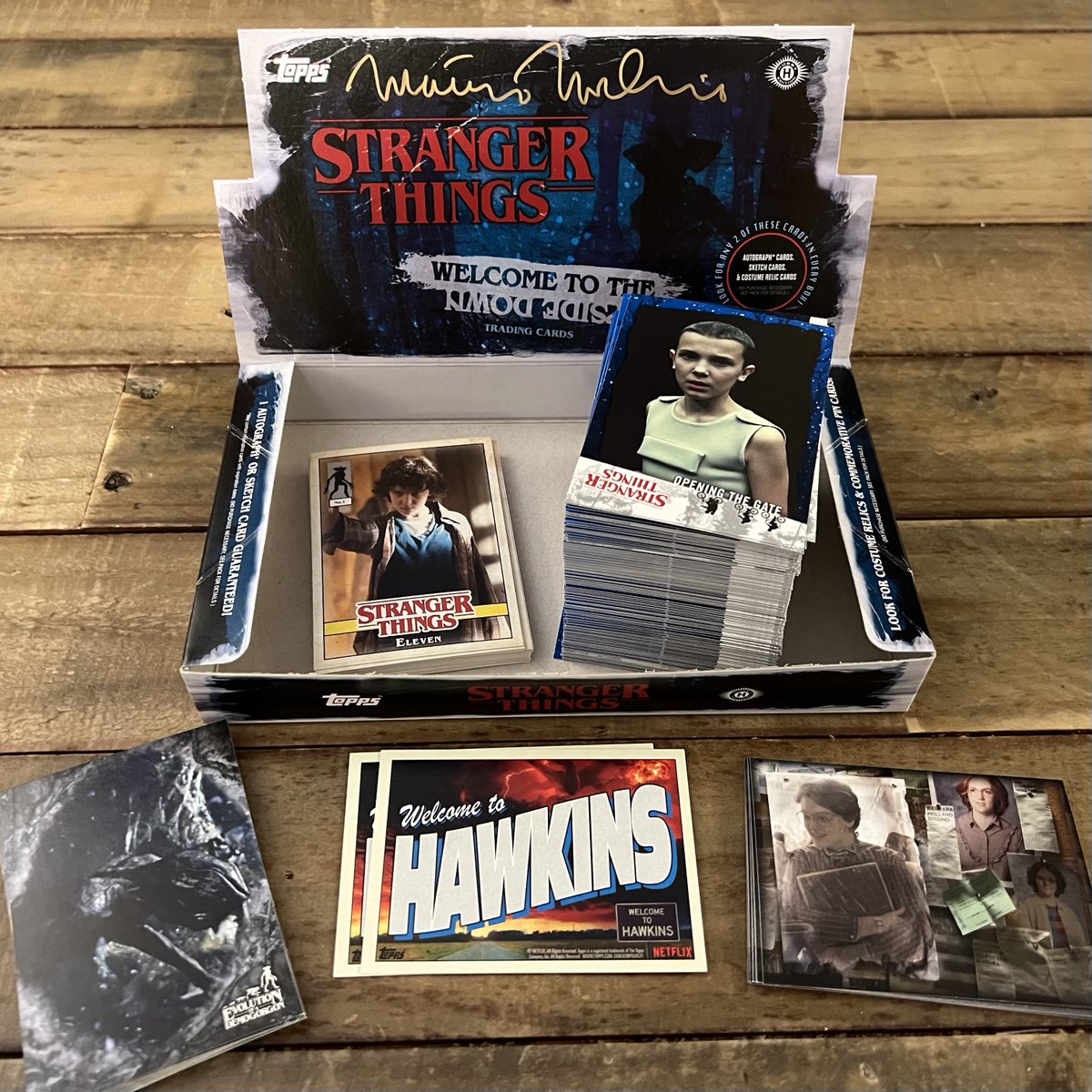 #ModineMonday is back! RT by next Monday, July 25 for a chance to win these #StrangerThings trading cards from <a href="/Topps/">Topps</a>! Includes the box (pictured), which I've signed in gold Sharpie. I'll pick one winner and announce next Monday. Thanks and good luck!