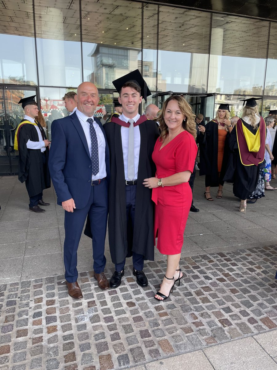 So lovely to celebrate Joe’s @cardiffmet graduation MA in sociology and ethics of sport a great endeavour to get him through lockdown and post Australia blues! Well done @Joetom_ so very proud of you 👏 👏 👏 🎓🎓🎓