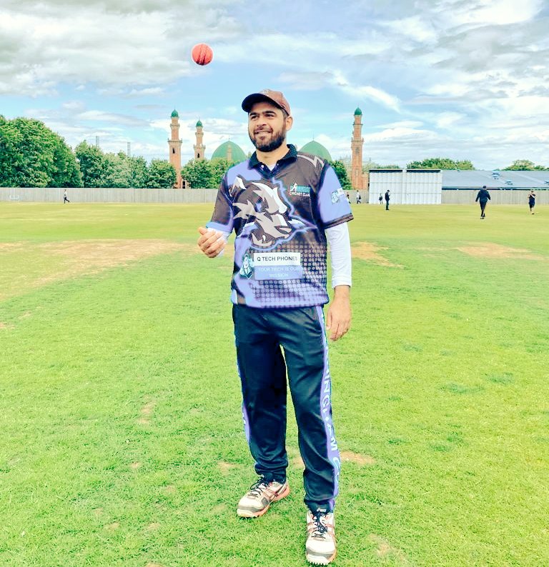 Manningham bt their friendly rivals D.Elite by 2 wickets 
as the visitors were all out for 144.
Thanks to Zarshaad for his 4-28 and Abdul Jabbar 3-48.
In reply a blistering 52 by all rounder Shahid Mehmood which included 8x4s &amp; 3x6s helped MCC reach their target in 24 overs