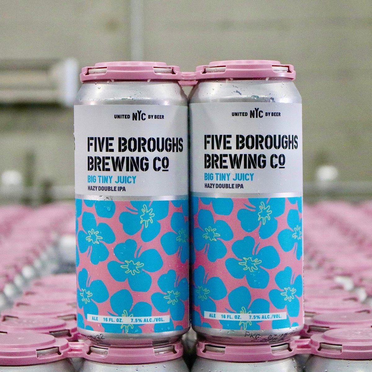 fiveboroughs's tweet photo. This is a BIG week for us at Five Boroughs. We couldn’t be more excited to announce the release of our first year-round Hazy Double IPA - Big Tiny Juicy! Everything you love about Tiny Juicy, but with a bigger punch. 🥊 Large notes of fruit with fluffy foam. https://t.co/CHpfuVxSRJ