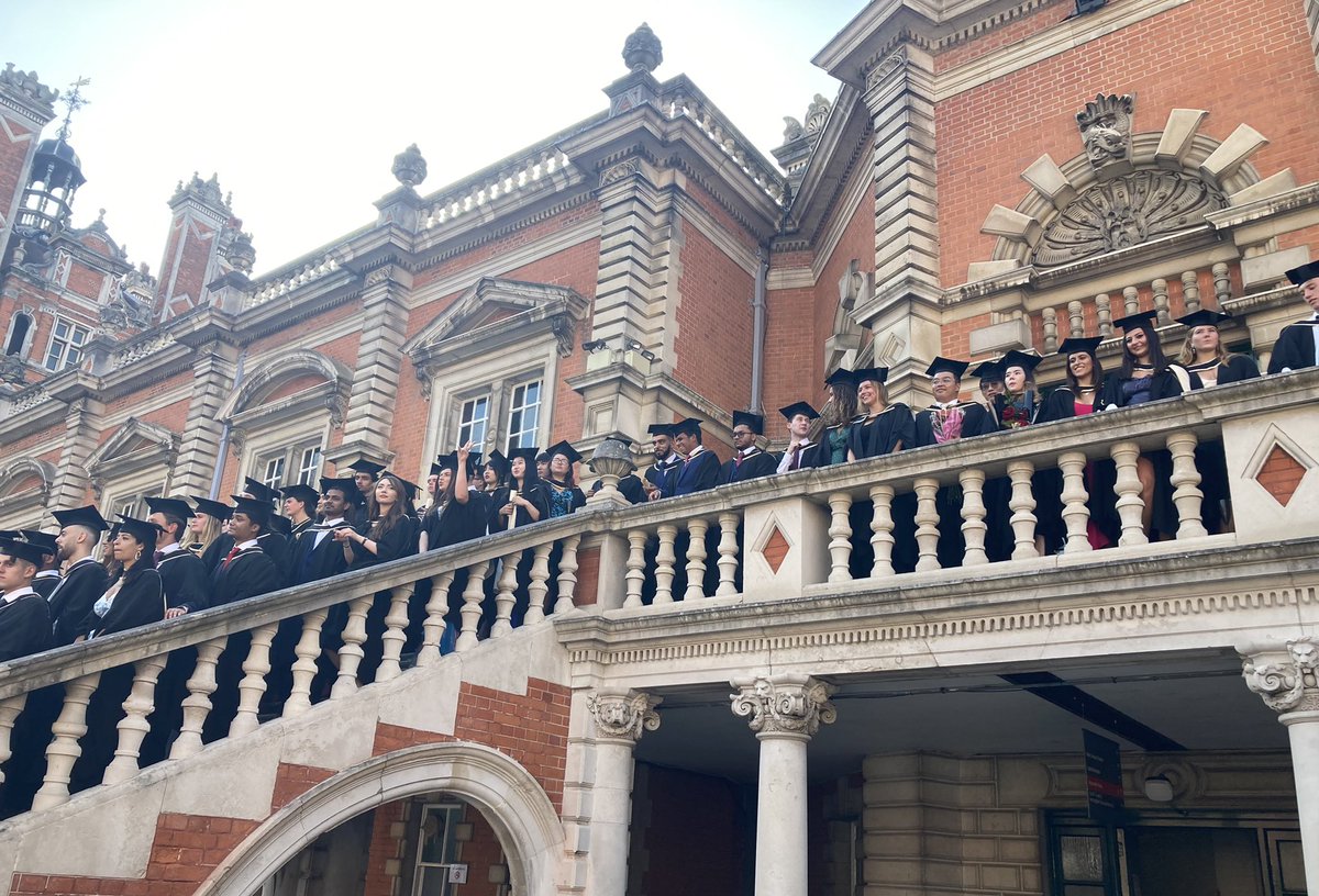 HRMOS_RHUL's tweet image. Hottest day of the year?  What better time to have our @RHULManagement graduation ceremony!  #congratulations #graduates 🎓🎓🎓 #sweltering