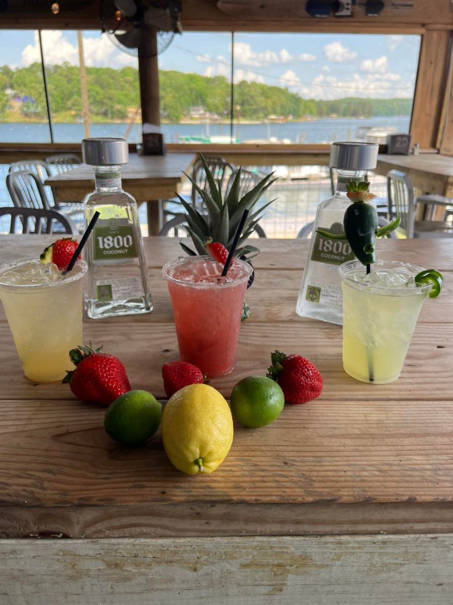 AmandaP23746407's tweet photo. In honor of tomorrow being National Daiquiri Day, head on over to Lakeside Grill at Coosa Island where the drinks are amazing and the lake views are the best! 🍷

📷: @lakesidegrillloganmartin
#nationaldaiquiriday #drinks #fun #lifeonthelake #LakeVibes #Outdoorliving https://t.co/qAq0rVSSH0