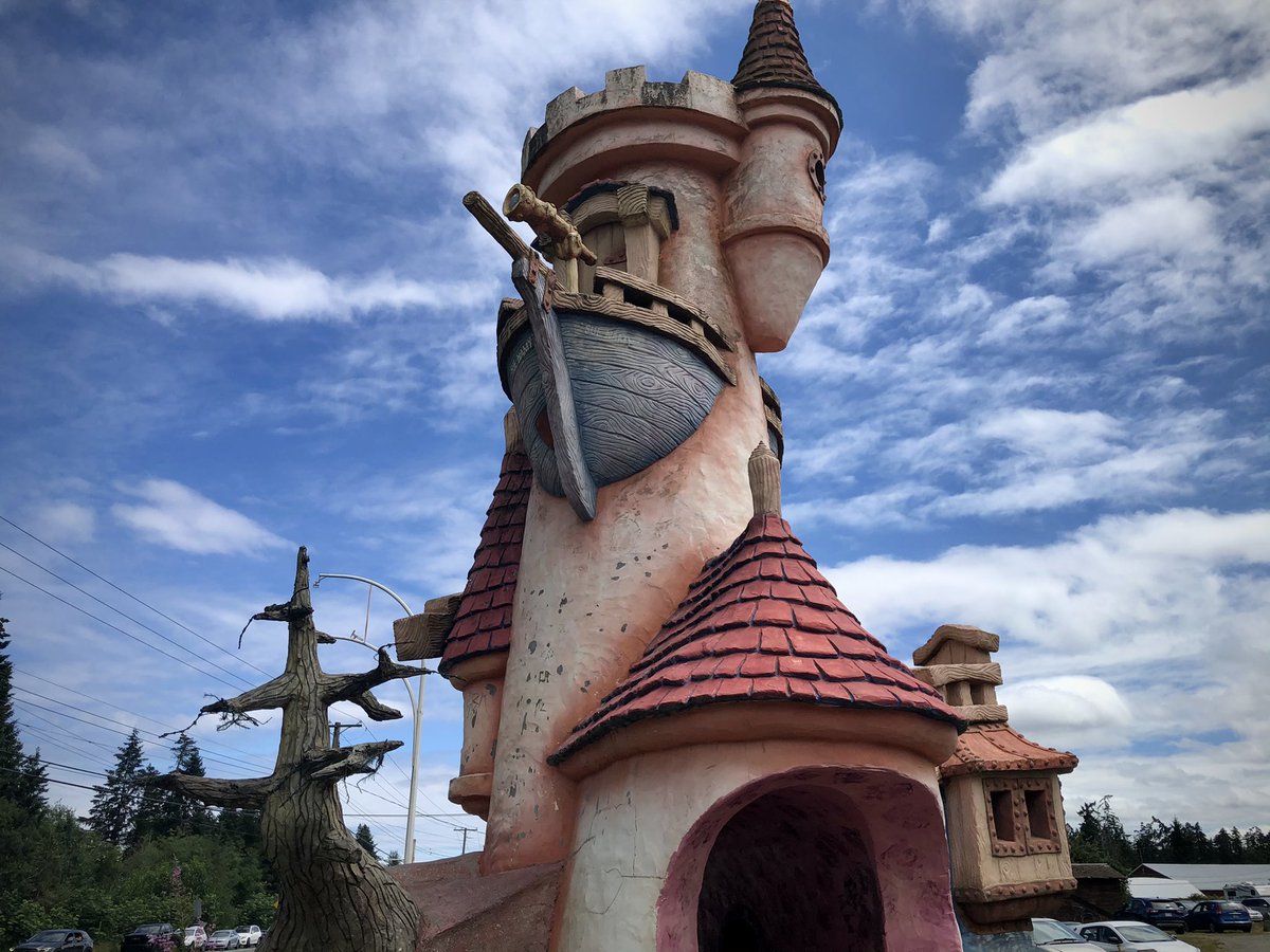 wetcoastlife's tweet image. Goats on a roof.

#GoExplore #GetOutside #ExploringBC