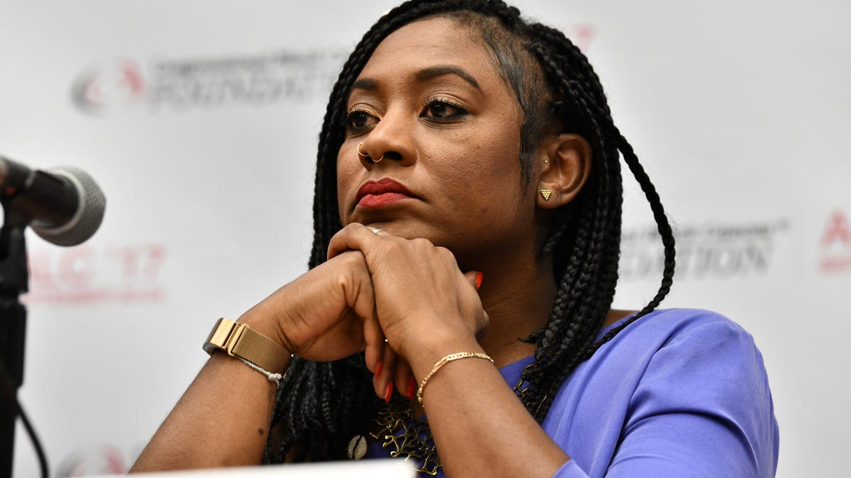 TheRoot's tweet image. BLM Co-Founder Warns: The Rise of White Supremacy is Here dlvr.it/SV675y