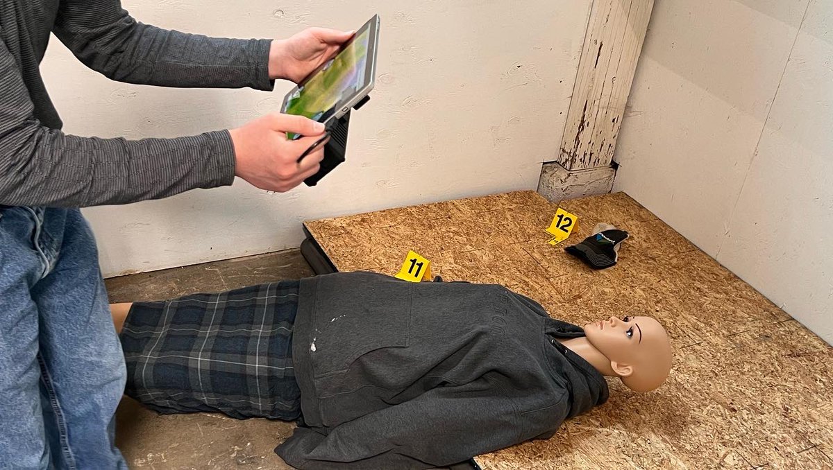 DotProduct3D's tweet photo. Getting up close and personal with #Dot3DPro and the #DPIXSR on a Microsoft @surface Pro #tablet!

#crimescene #3dscanning #forensics #laserscanning #dot3d @Microsoft #crimesceneinvestigation https://t.co/ZVjwCE7Lm7