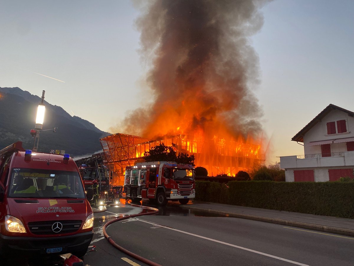 Police Valais tweet media