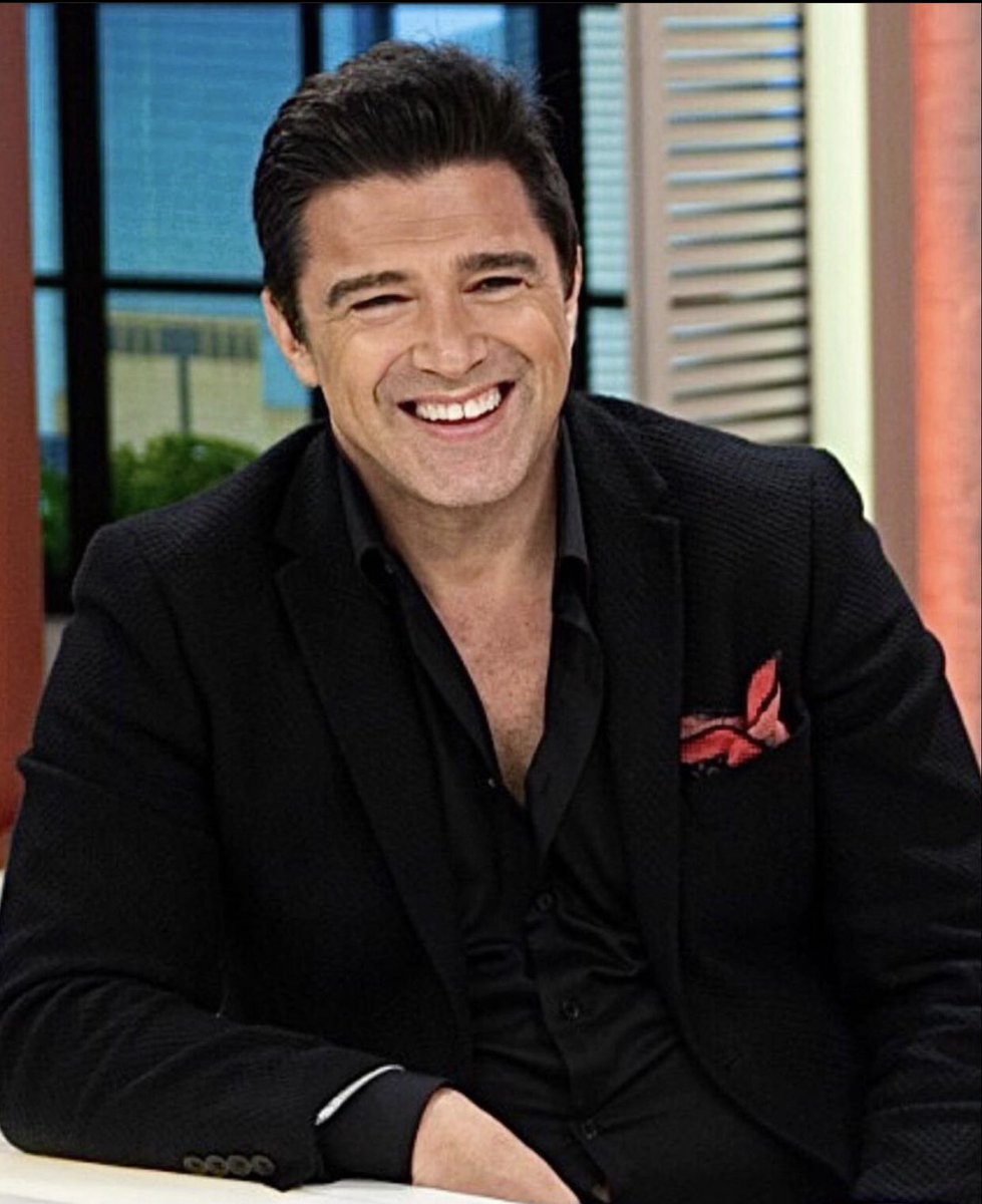 Selçuk Ural’dan oğlu hakkında:
Çok çapkındım, bir gece bir bayanla birlikte oldum ve Hakan doğdu.

Oğlumu uyarmama rağmen askerlik için sahte rapor aldı. Sonra hapis cezası çıkınca Recep Tayyip Erdoğan’ın yanına gittim.