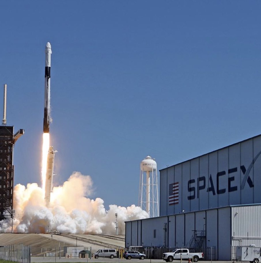 interdami's tweet photo. SpaceX is now launching 10 rockets for every one by its main competitor. 
#interdaminews #marketing #tech #SpaceX https://t.co/LLsyEt19ET