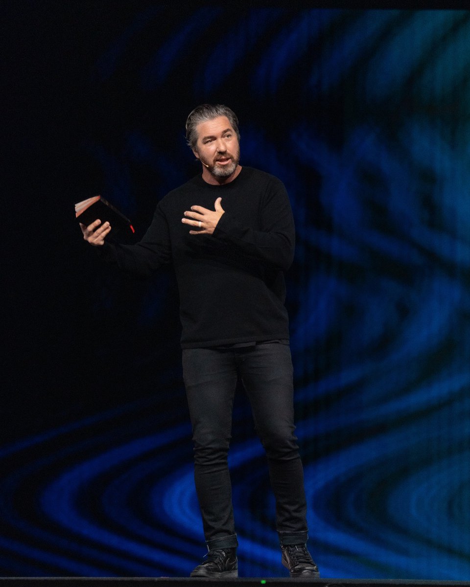flatironschurch's tweet photo. How lucky were we to have Steve Carter back again? Let us know what your favorite moment, quote or takeaway was from todays sermon!
#stevecarter #digitaldetox #digitallives https://t.co/xxCDdB8pQ6