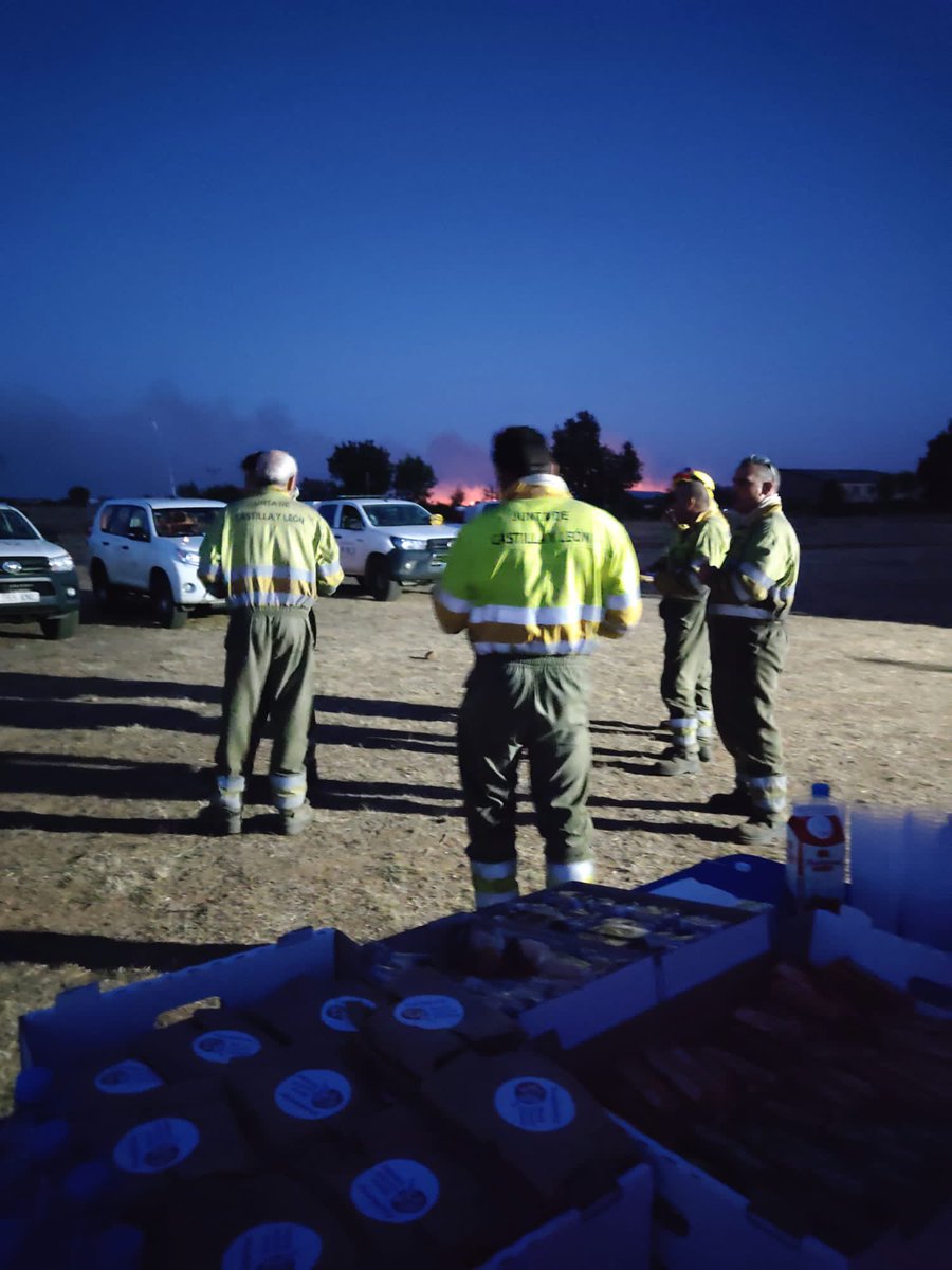 chefjoseandres's tweet image. En Zamora!🙏🇪🇸@WCKitchen #ChefsForSpain