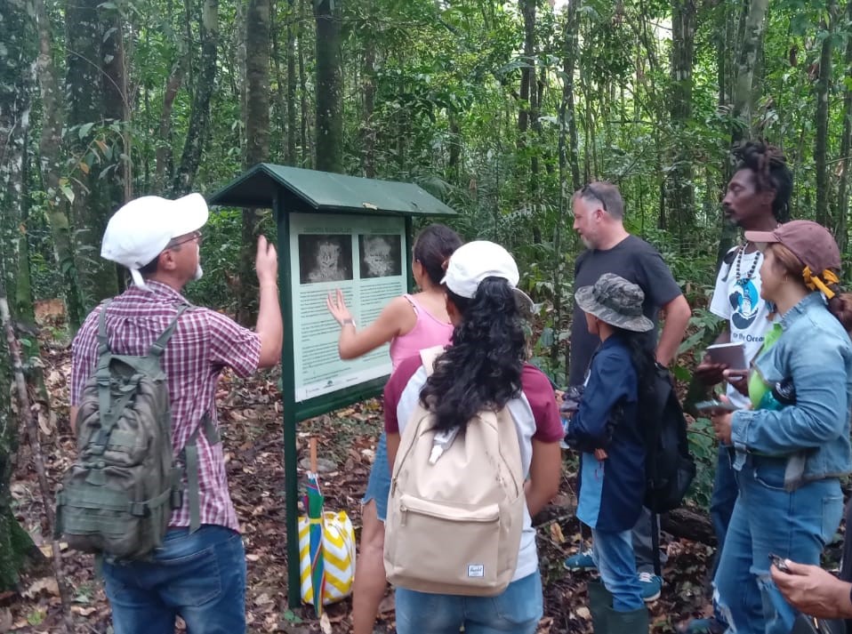 CaribbeanUnesco's tweet photo. #UNESCO visit to Suriname 🇸🇷 World Heritage Sites &amp; sites on the tentative list to understand the challenges &amp; opportunities for sustainable tourism. Meeting with local stakeholders, such as the indigenous leaders of the community of Redi Doti is🗝️to advancing inclusive dialogue. https://t.co/uctG6c3lZC