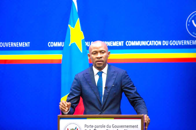rdcmonde_mag's tweet image. #RDC: "Ce qui est #excessif est insignifiant. Ce n'est pas en étalant ce qui s'apparente à des #insultes, à de la calomnie qu'on va proposer une #alternative aux congolais. Le moment venu, ns ns serons prêts à débattre", Le min. @PatrickMuyaya sur les propos de @kabund_jmkkrock.
