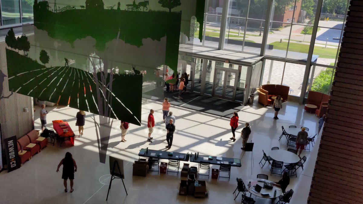 NewBoCo's tweet image. Day one of Iowa&apos;s CS PD Week is wrapping up! We have middle and high school teachers simulating a Project GUTS model, CS A teachers learning Java, and new CSD &amp;amp; CSP teachers prepping their TLOs. #CSforIA