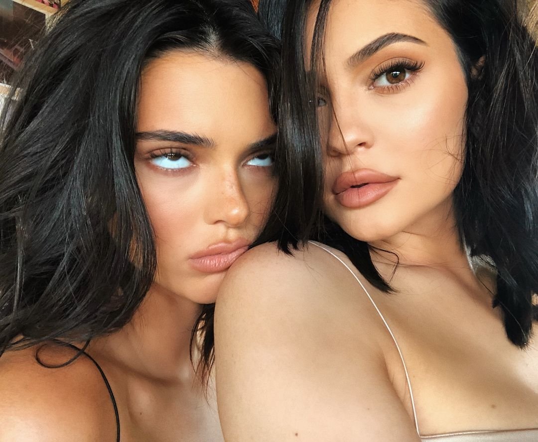 KENDALLNJX_'s tweet photo. Kendall and Kylie https://t.co/jcXSjDuoPK