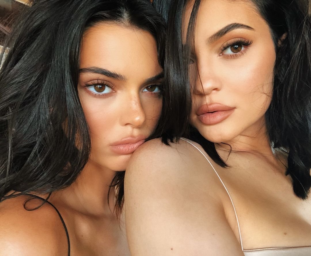 KENDALLNJX_'s tweet photo. Kendall and Kylie https://t.co/jcXSjDuoPK