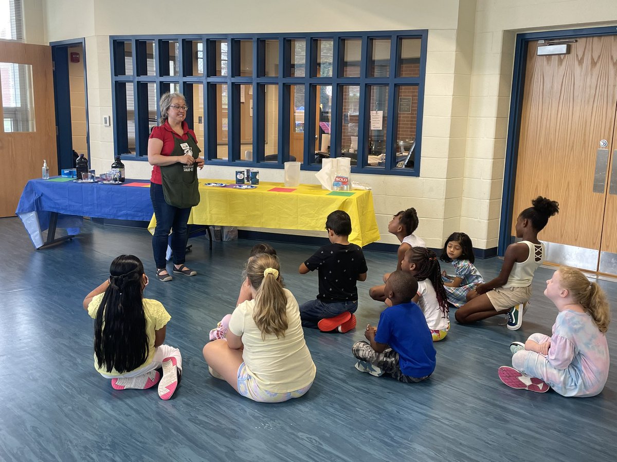 LSFreimanis's tweet photo. Thank you to Maryland Extension for teaching our FAST students about nutrition and making slushies! #FCPSFAST #Healthymindshealthybodies #enrichment https://t.co/4XKa6sup06