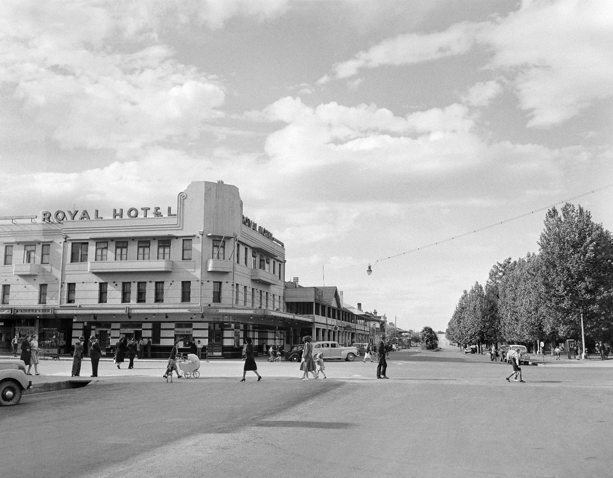 76 years ago, #OnThisDay the New South Wales township of Orange was proclaimed a city.

Here is a photograph of the city’s Royal Hotel taken in 1949. Have you visited the ‘Apple City’? 🍎

Tell us your memories of Orange.

NAA: A1200, L12698

<a href="/Orange_Council/">Orange City Council</a>
