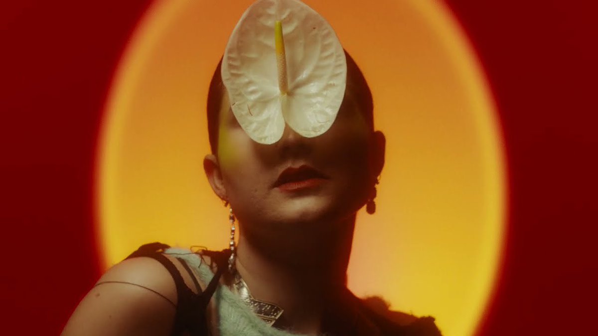 evsnt_chrys's tweet photo. 💫CONFIRMED💫

Our final artist!

Päevalill will be participating in this year’s Feesti Vaul! Päevalill claims to be a demigod, born from the sun and sent down to Earth to find people to bring to the sun. While we have no idea what that means, we hope you’ll like her song!! ☀️☀️ https://t.co/RjPwcltbDY