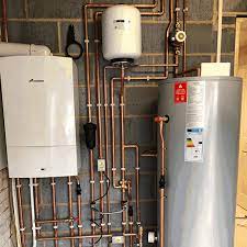 BoopShnoopy's tweet photo. Lol feeling quirky🤪might install a boiler or something, Oh snap! I just did! #BoopTroop #PhdInBoilerInstallationComingSoon? #MyWifeLeftAndIAmOnTheVergeOfSuicide #FuckPlumbers https://t.co/InPEBOLsSQ