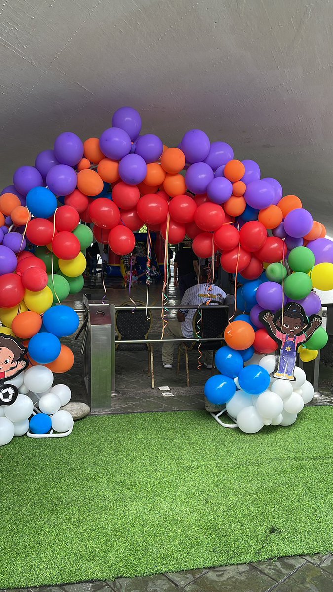 2/2 en las instalaciones del Sistema Teleférico Mukumbarí y Warairarepano. 

En paralelo, se llevaron a cabo actividades culturales, recreativas y didácticas, en beneficio de nuestros trabajadores y sus hijos.

<a href="/nicolasmaduro/">Nicolás Maduro</a> 
<a href="/delcyrodriguezv/">Delcy Rodríguez</a> 
@alipadron39