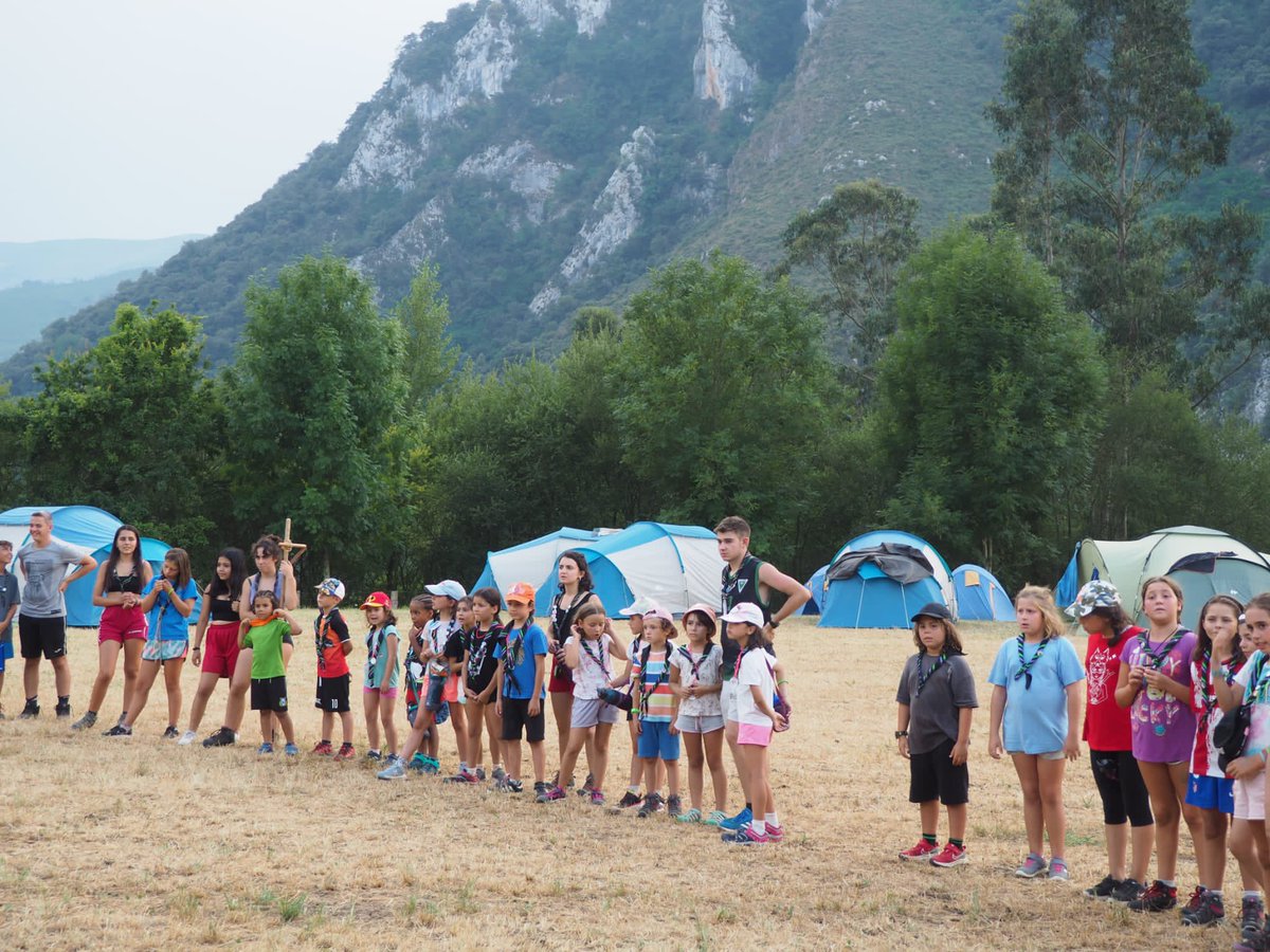 ScoutPlaneta's tweet photo. ¡¡ESTAMOS DE CAMPA!! 
Este año nos hemos ido a pasar 15 días a Cantabria todas juntas al fin 💜
Estamos estupendísimas y felices🥰

Tranquilas familias que aunque hace calorcito, no hace tanto como en Madrid y estamos de maravilla 😘
@scout_es https://t.co/ZOeCRrlq2y