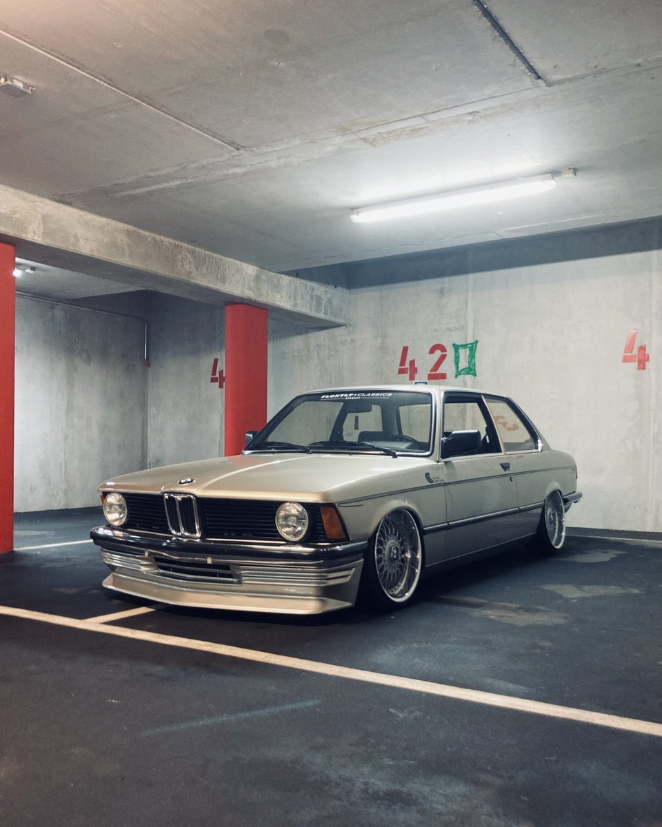 AccuAir's tweet photo. Ultimate class with @pscl_e21’s classic E21 on Style 5’s.
#AccuAir #eLevel #Bagged #BaggedBMW #E21 #BBS #Style5 #UltimateKlasse #Stanceworks #Slammed #AirRide https://t.co/o0YpgX40gc