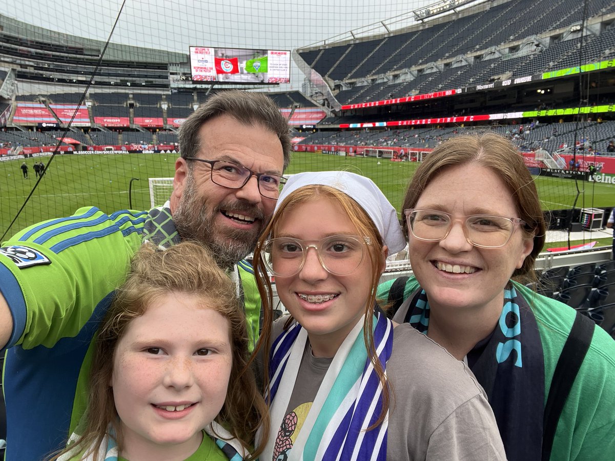 marknottle's tweet photo. Go Sounders!!  #CHIvSEA #GoSounders https://t.co/dqXcq4KGFU