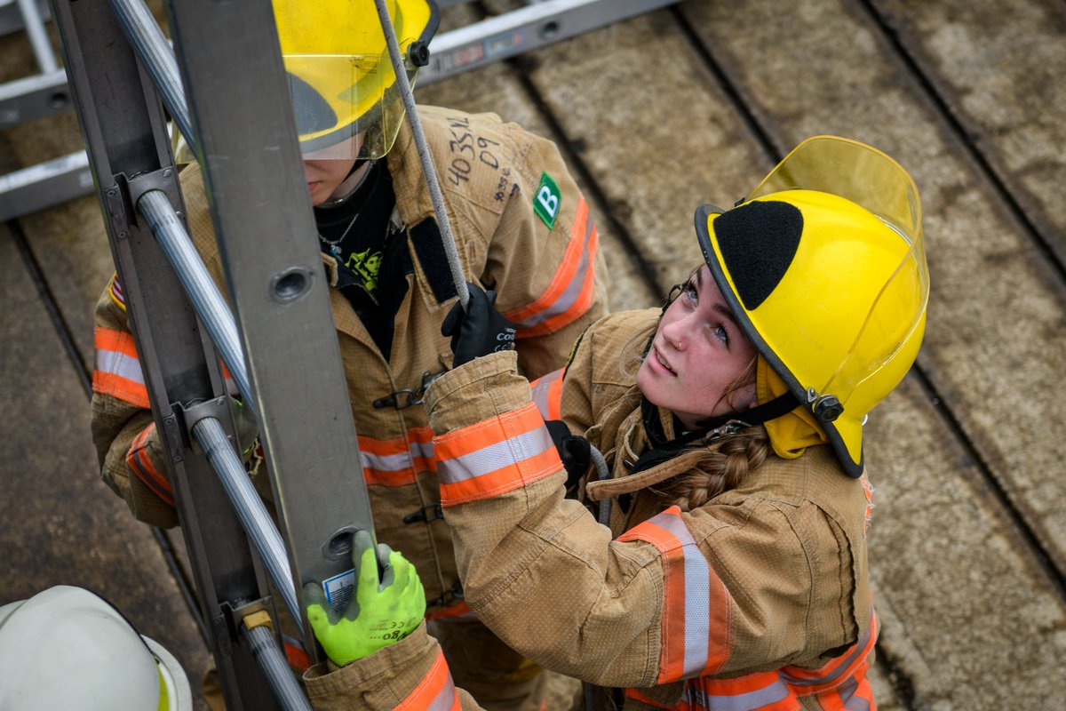 TVFR's tweet photo. Second day at the Portland Metro Fire Camp and the women are crushing it! 💪 Keep up the great work everyone! #SheFightsFire #PMFC #EmpoweringWomen

Group, vehicle extrication, and ladder photos taken by Blackfire Photography: https://t.co/hElEJdG4jH https://t.co/YQLK8SdIWy